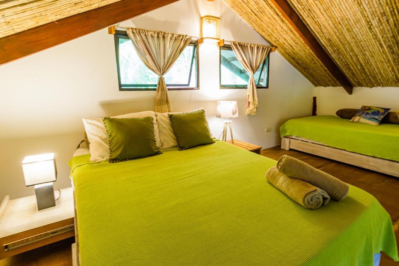 Funky Monkey Lodge Playa Santa Teresa  外观 照片