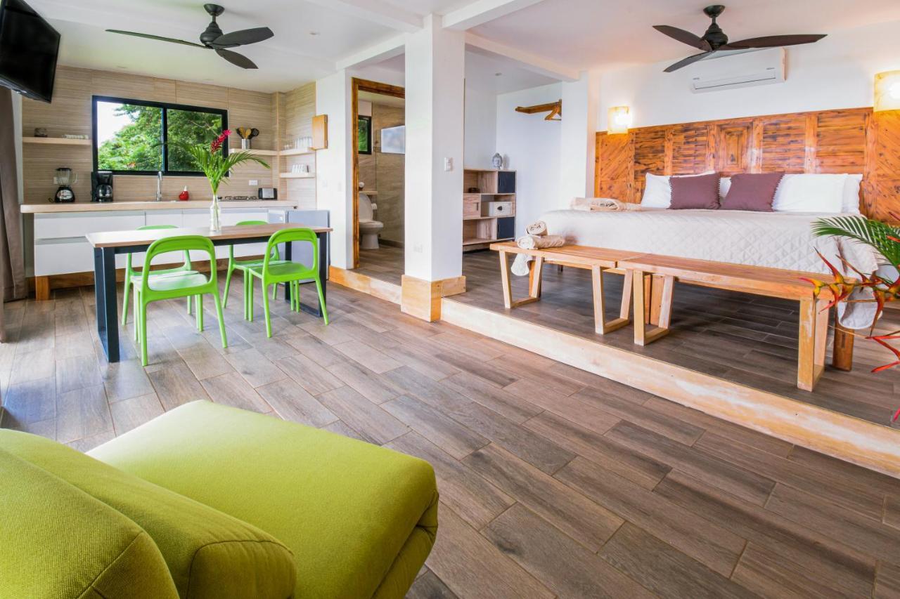 Funky Monkey Lodge Playa Santa Teresa  外观 照片