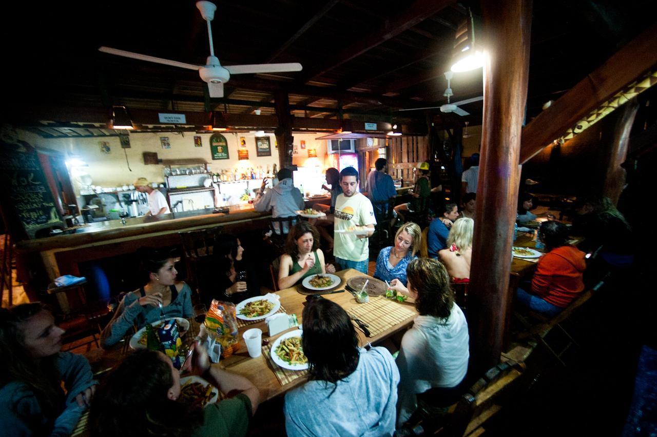 Funky Monkey Lodge Playa Santa Teresa  外观 照片