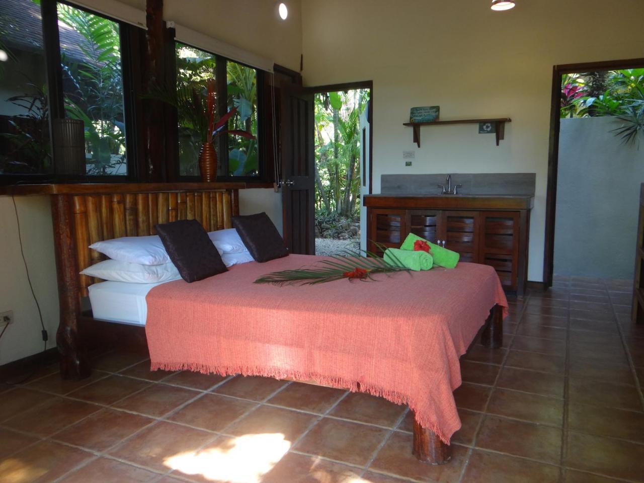 Funky Monkey Lodge Playa Santa Teresa  外观 照片